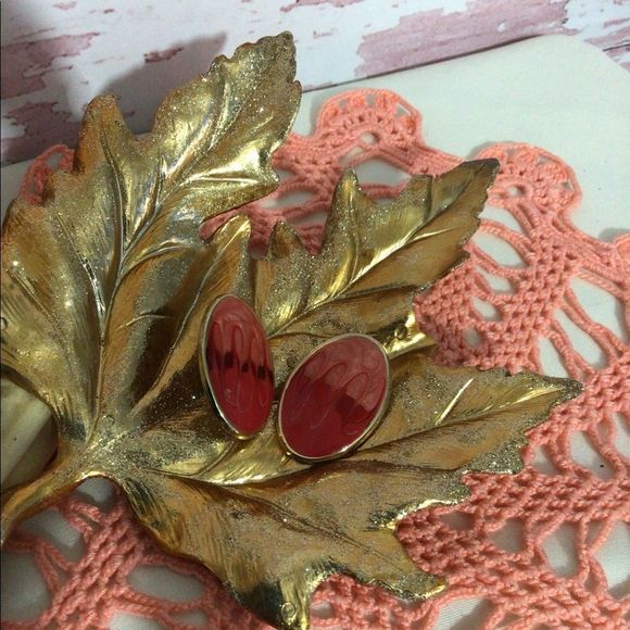 Vintage 80’s Enamel Earrings Gold Metal Base Red Pink Swirls Oval Earrings Post - Picture 2 of 14